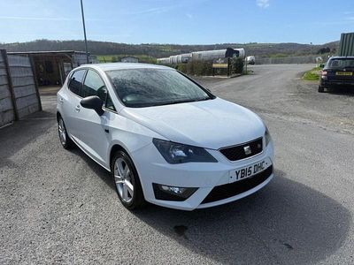 Begagnad Seat Ibiza FR 105 HK (77 kW) 2015 Vit Halvkombi