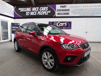 Usado Seat Arona SE Technology 115 CV (84 kW) 2019 Rojo SUV