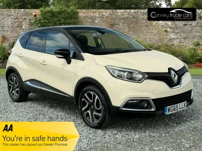 Used Renault Captur Dynamique 90 HP (66 kW) 2015 Cream and black SUV
