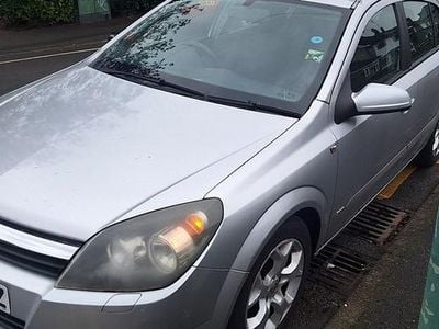 Silver Used 2006 Vauxhall Astra Hatchback | £925 (Fair price)