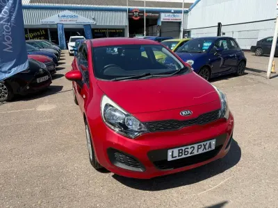 Used Kia Rio 75 HP (55 kW) 2013 Red Hatchback
