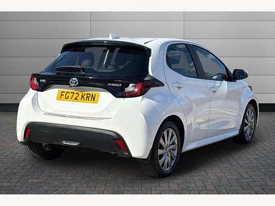 Usado Toyota Yaris Hybrid 116 HP (85 kW) 2022 Branco Citadino