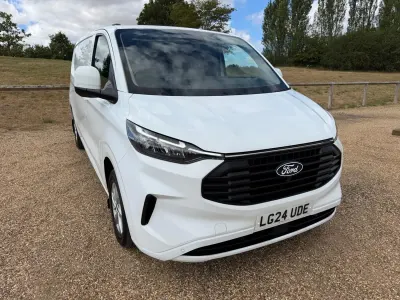 Used Ford Transit Custom Limited 170 HP (125 kW) 2024 White Van