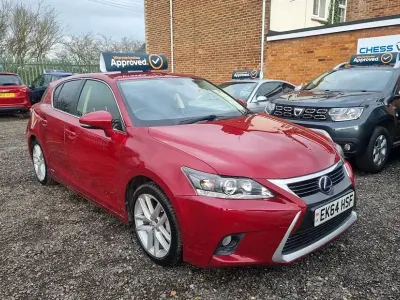 Used Lexus CT200h 136 HP (100 kW) 2014 Red Hatchback