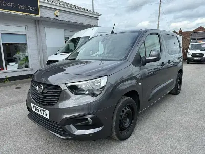 Usado Vauxhall Combo Sportive 100 CV (73 kW) 2019 Gris Monovolumen
