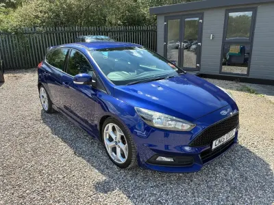 Begagnad Ford Focus ST 185 HK (136 kW) 2015 Blå Halvkombi