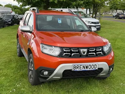 Used Dacia Duster Prestige 90 HP (66 kW) 2023 Orange SUV