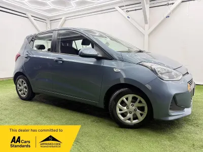 Usado Hyundai i10 SE 87 CV (63 kW) 2017 Azul Utilitario