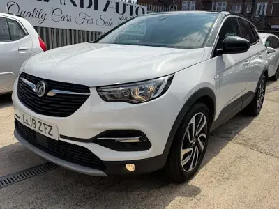 Used Vauxhall Grandland X Elite 131 HP (96 kW) 2018 White SUV