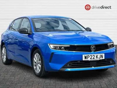 Second-hand Vauxhall Astra Design Edition 130 CP (95 kW) 2022 Albastru Hatchback