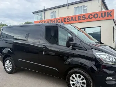 Usado Ford Transit Custom Limited 170 HP (125 kW) 2023 Van