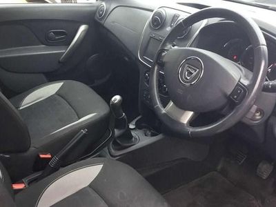 Used Dacia Sandero Lauréate 90 HP (66 kW) 2015 Hatchback