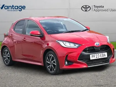 Used Toyota Yaris Design 113 HP (83 kW) 2023 Red Hatchback