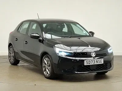 Używany Vauxhall Corsa Design Edition 100 KM (73 kW) 2023 Czarny Hatchback