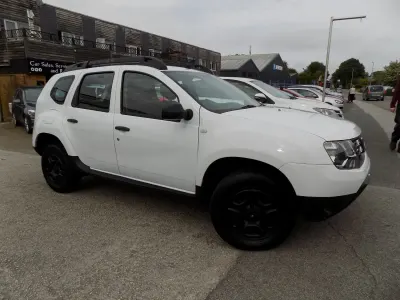 Used Dacia Duster Ambiance 110 HP (80 kW) 2017 White SUV