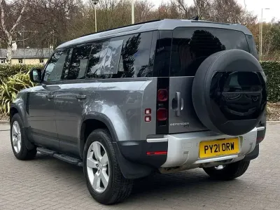 Usado Land Rover Defender HSE 296 CV (217 kW) 2021 Gris SUV