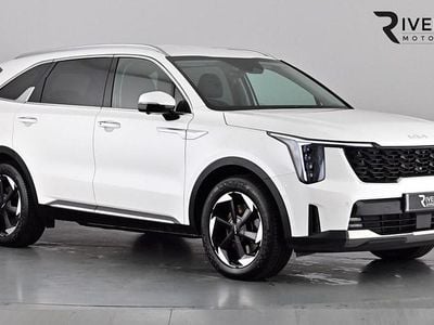 White Used 2024 Kia Sorento SUV | £38,990 (Super price)