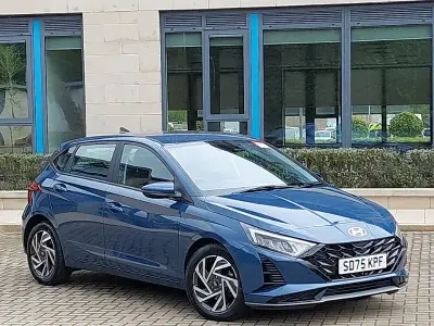 Used Hyundai i20 Advanced 100 HP (73 kW) 2025 Blue Hatchback