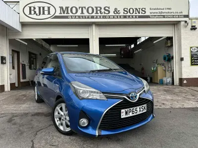 Used Toyota Yaris Sport 101 HP (74 kW) 2015 Blue Hatchback