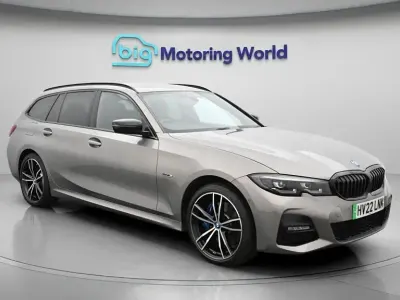 Begagnad BMW 330e M Sport 2022 Grå Kombi