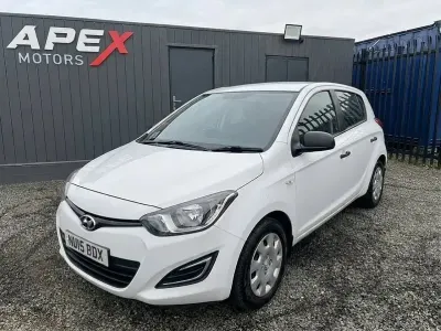 Używany Hyundai i20 Classic 84 KM (61 kW) 2015 Biały Hatchback
