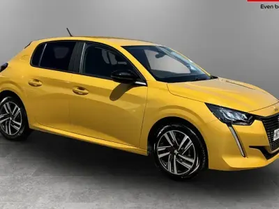 Used Peugeot 208 Active+ 75 HP (55 kW) 2023 Yellow Hatchback