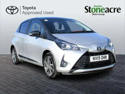 Używany Toyota Yaris 109 KM (80 kW) 2019 Srebrny Hatchback