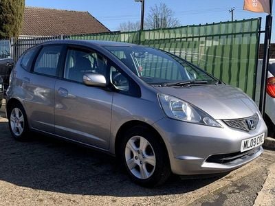 Used Honda Jazz ES 100 HP (73 kW) 2009 Silver Hatchback