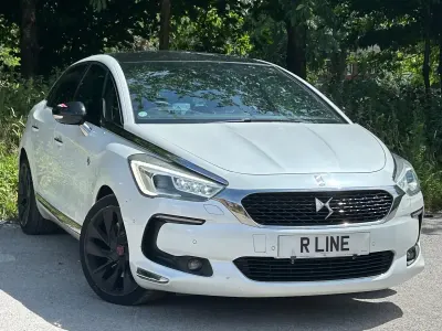 Used DS Automobiles DS5 Performance 180 HP (132 kW) 2017 White Hatchback