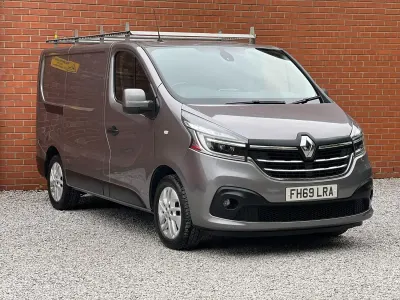 Usado Renault Trafic 2019 Gris Monovolumen