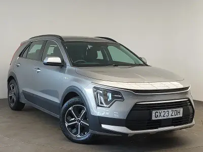 Gebraucht Kia Niro 139 PS (102 kW) 2023 Grau SUV