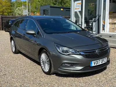 Used Vauxhall Astra Elite 150 HP (110 kW) 2017 Grey Estate