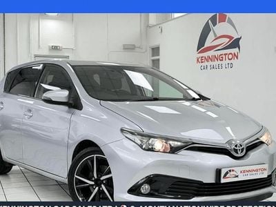 Used Toyota Auris Design 112 HP (82 kW) 2017 Silver Hatchback