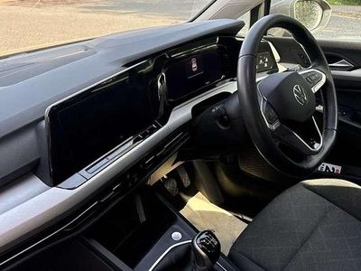 Używany VW Golf VIII Life 130 KM (95 kW) 2023 Szary Hatchback