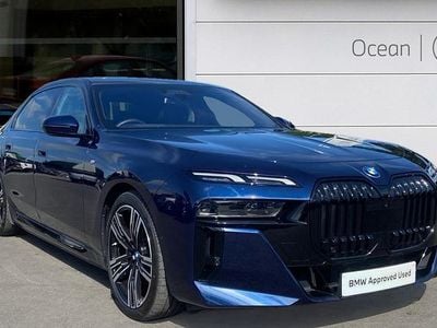 BMW i7