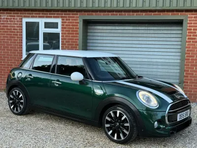 Begagnad Mini Cooper S Hatch 192 HK (141 kW) 2015 Grön Halvkombi