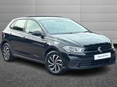 Used VW Polo Life 80 HP (58 kW) 2024 Deep black pearl Hatchback