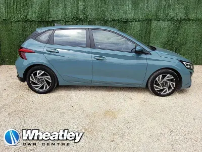 Used Hyundai i20 Advanced 100 HP (73 kW) 2023 Green Hatchback