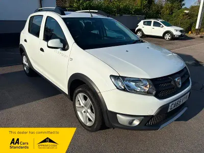 Used Dacia Sandero Ambiance 90 HP (66 kW) 2016 White Hatchback