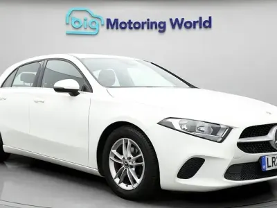 Używany Mercedes A180 SE 136 KM (100 kW) 2020 Biały Hatchback