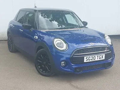 Usado Mini Cooper S Classic 192 HP (141 kW) 2020 Azul Citadino
