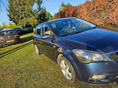 Blue Used 2010 Kia Ceed Hatchback | £3,995 (Fair price)