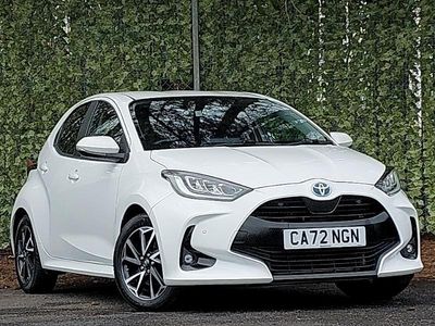 Used Toyota Yaris Hybrid Design 116 HP (85 kW) 2023 White Hatchback