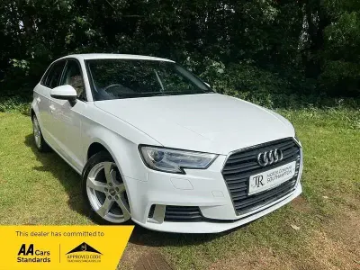 Używany Audi A3 Sport 150 KM (110 kW) 2017 Biały Hatchback
