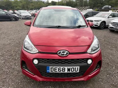 Used Hyundai i10 Premium SE 2018 Red Hatchback