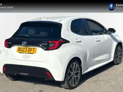 Second-hand Toyota Yaris Hybrid 113 CP (83 kW) 2023 Alb Hatchback