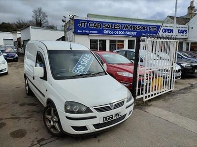 Used Vauxhall Combo 75 HP (55 kW) 2011 White MPV