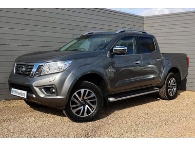 Used Nissan Navara Tekna 190 HP (139 kW) 2016 Grey Pickup