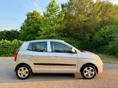 Used Kia Picanto 64 HP (47 kW) 2009 Silver Hatchback