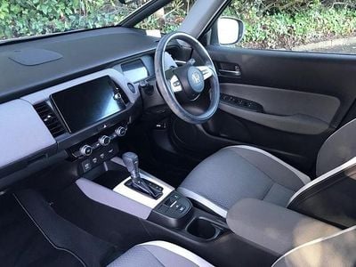 Used Honda Jazz Hybrid 109 HP (80 kW) 2023 Sunlight white Hatchback